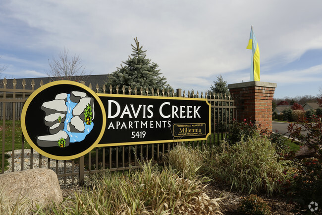 Building Photo - Davis Creek Apartments