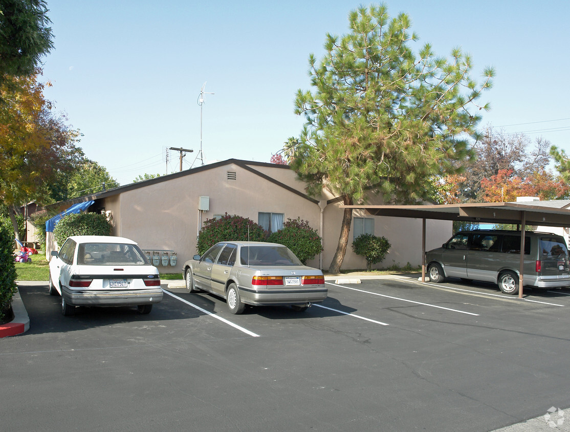 Building Photo - Sierra Gardens Apartments