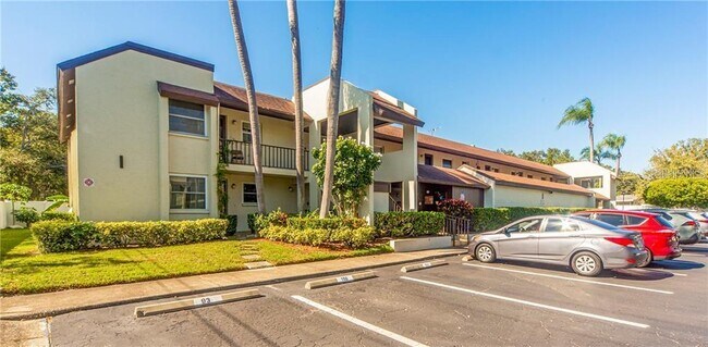 Building Photo - 1100 E Bay Dr