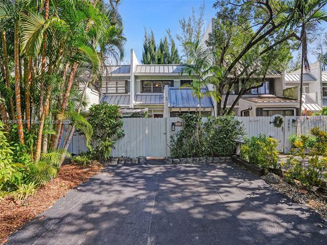 Building Photo - 4863 SW 71st Pl