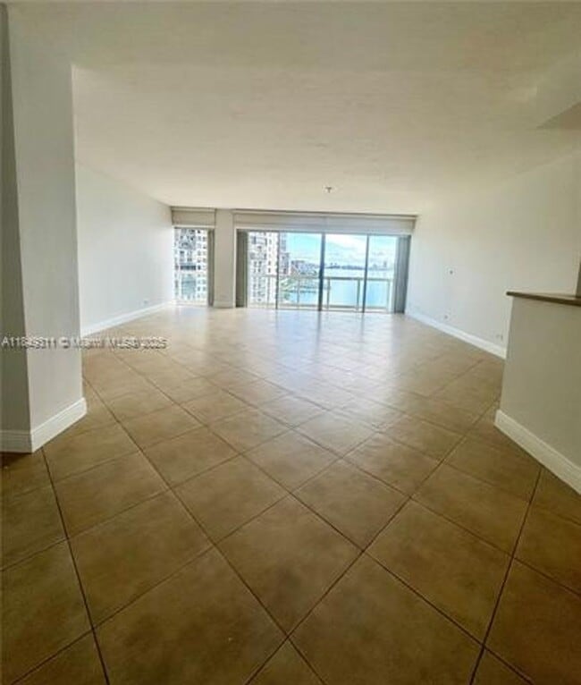 Building Photo - 2451 Brickell Ave