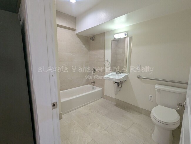 Foto del edificio - 14411 Vanowen St
