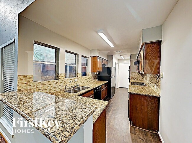 Foto del edificio - 1308 Wilson Dr