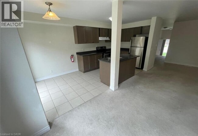 Building Photo - 68 Great Gabe Cres