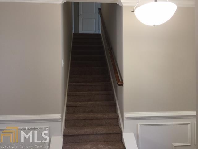 Building Photo - 141 Huntington Manor