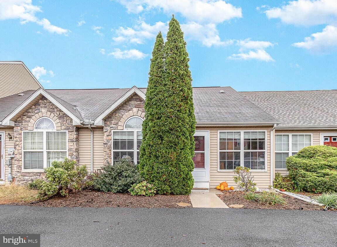 Primary Photo - 30 Johns Dr