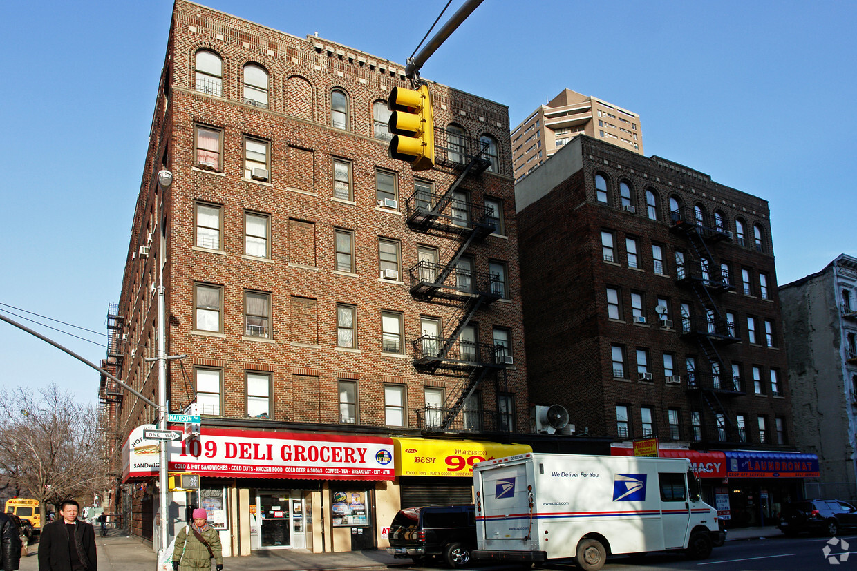 Foto del edificio - 1632-1640 Madison Ave