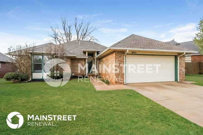Building Photo - 2425 E Hills Dr