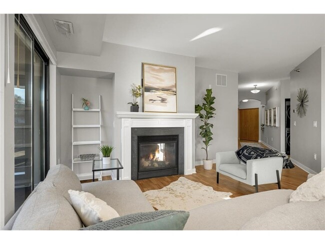 Building Photo - 317 Groveland Ave