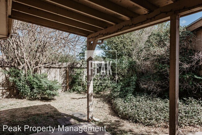 Building Photo - 3 br, 2.5 bath House - 1014 Egyptian Dr. - A