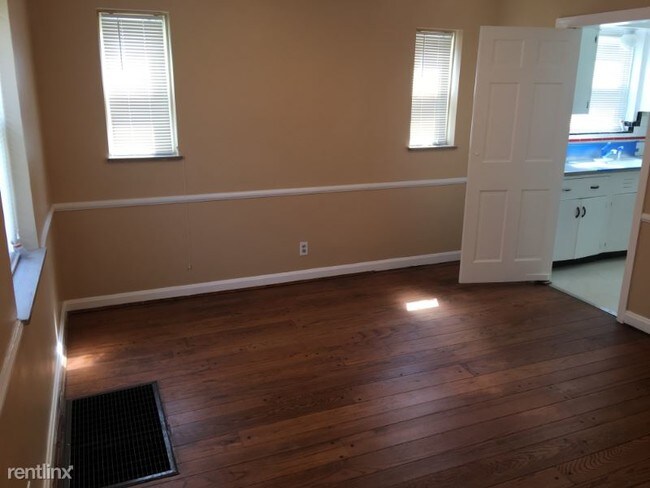 Foto del edificio - 2 br, 1 bath House - 2443 Losantiville Ave