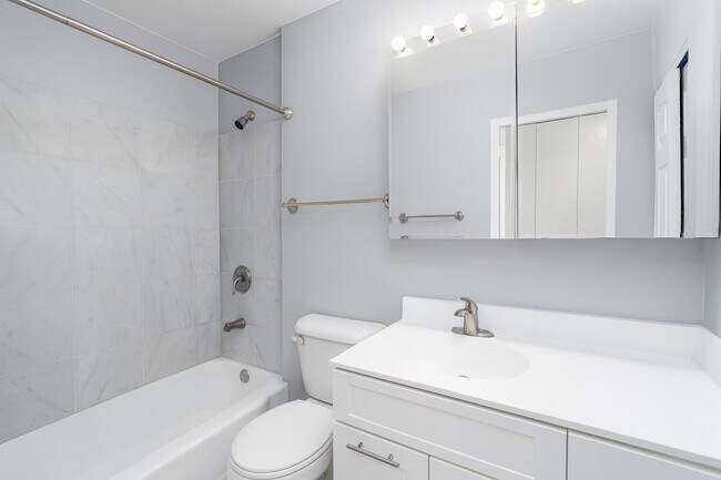 Foto del edificio - 303 E 56th St