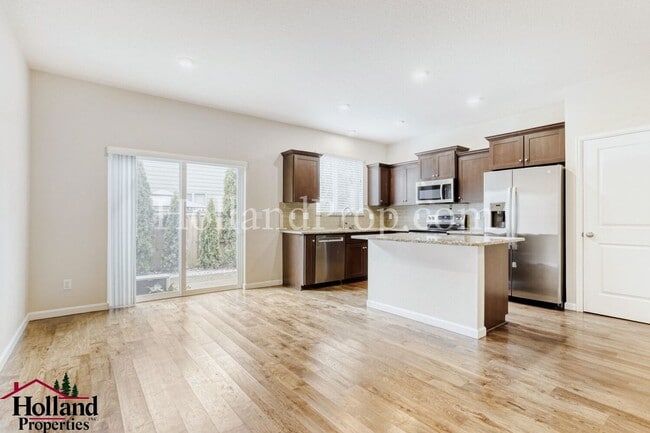 Foto del edificio - Beautiful Townhome with Attached Garage in Desirable Community!