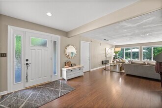 Building Photo - 926 Norgate Dr