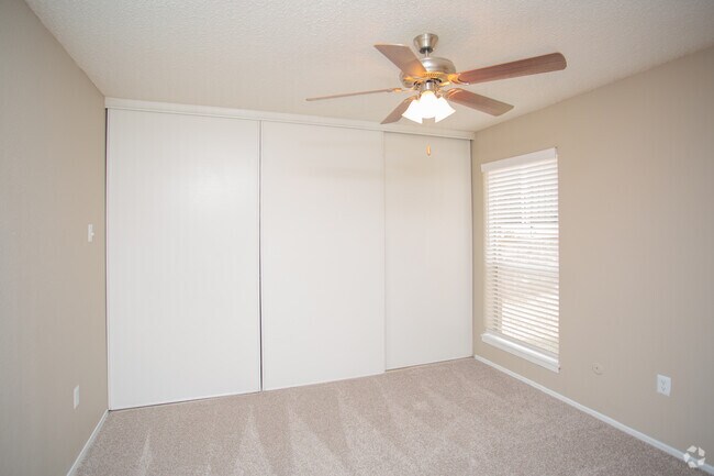 2BR, 2BA - 973SF - 2B - MIA Forest Oaks