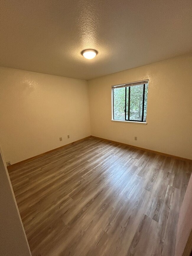 Foto del edificio - 1460 Larissa Cir