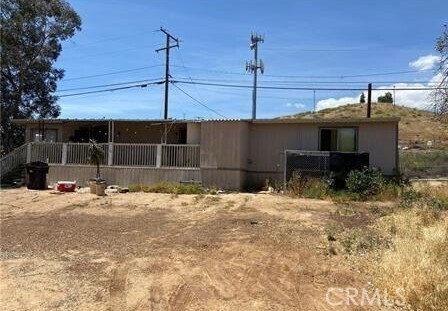 Foto del edificio - 21180 Mazie Ave