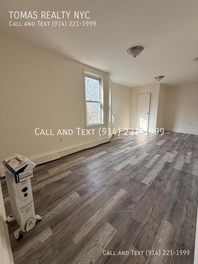 Building Photo - 153 Stanley Ave