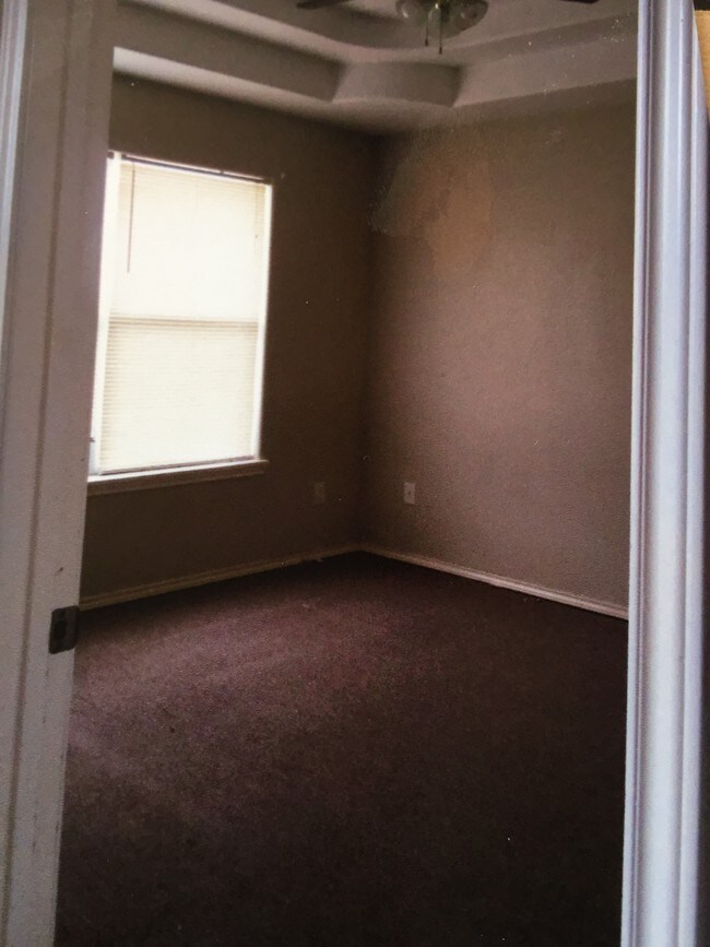 master bedroom - 16311 Sunrise Blvd