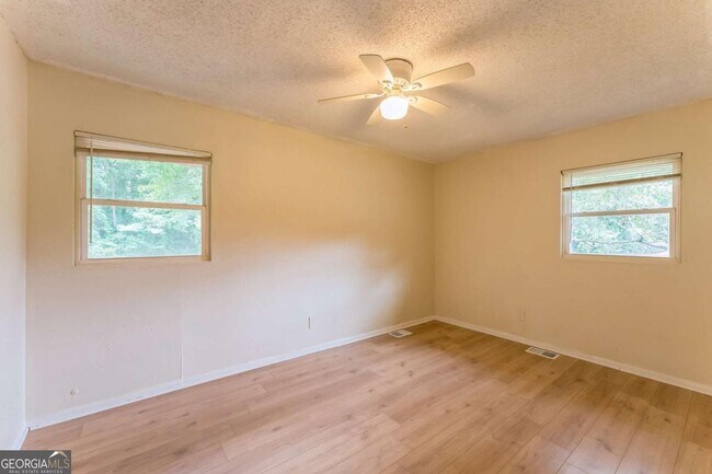 Building Photo - 8399 Attleboro Dr