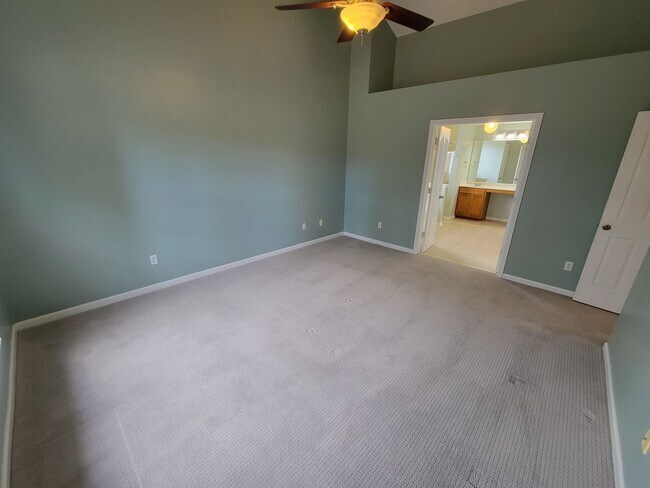 Foto del edificio - 4 Bedroom, 2.5 Bath Home Available in Hammett Grove Neighborhood
