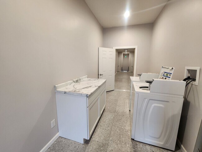 Foto del edificio - 458 N 9th St