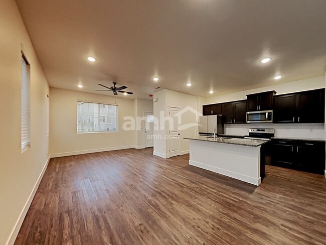 Foto del edificio - 33098 Glacier Ave SE