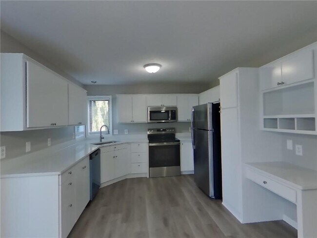 Foto del edificio - 2428 123rd Cir NW