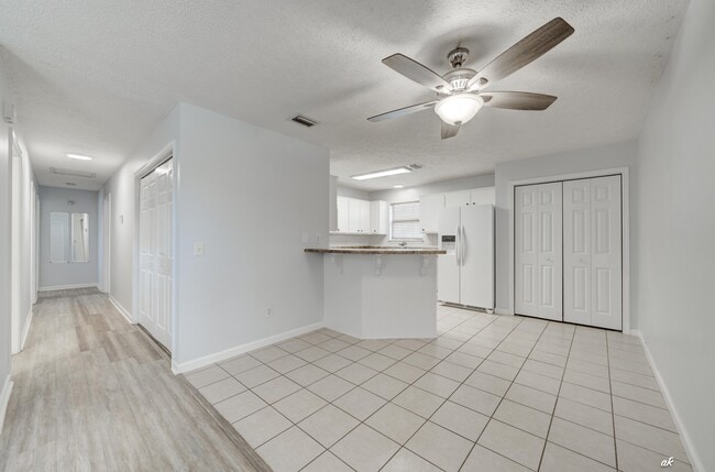 Foto del edificio - 3127 Douglas Rd