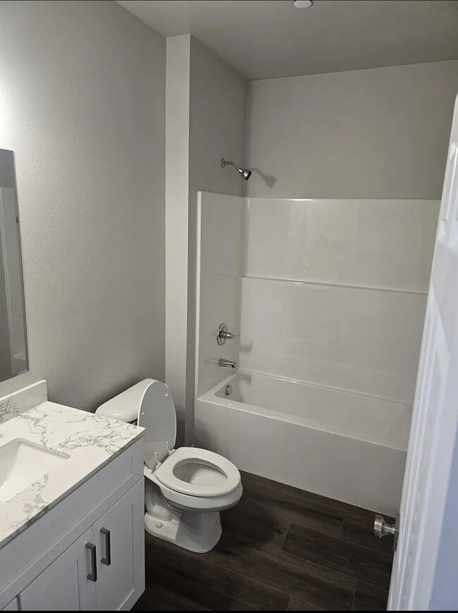 Building Photo - 2503 Hennessy Dr