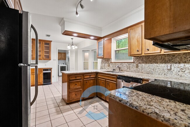 Building Photo - 3 Summerland Ct