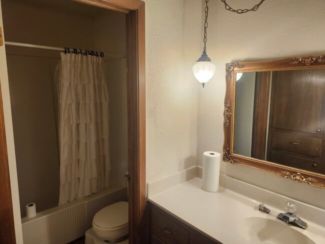 Foto del edificio - 4710 Edinburgh Dr