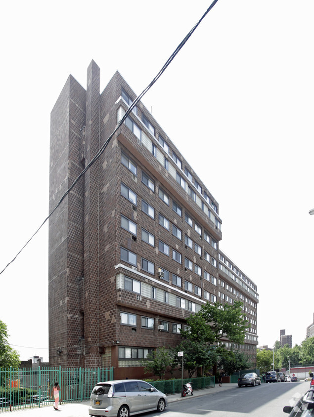 Frente del edificio - Twin Parks South West Houses