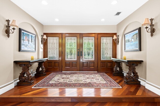 Foto del edificio - 18540 Long Lake Dr