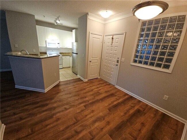 Foto del edificio - 10 Perimeter Summit Blvd