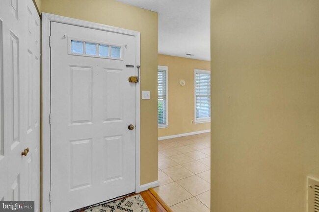 Foto del edificio - 6389 Fenestra Ct