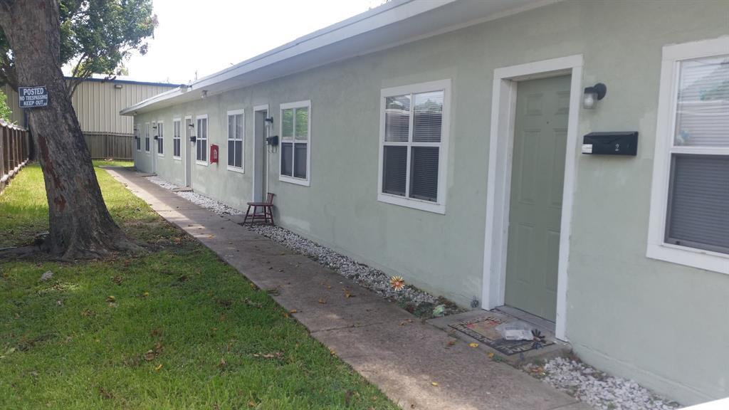 Primary Photo - 905 E Fayle Ave