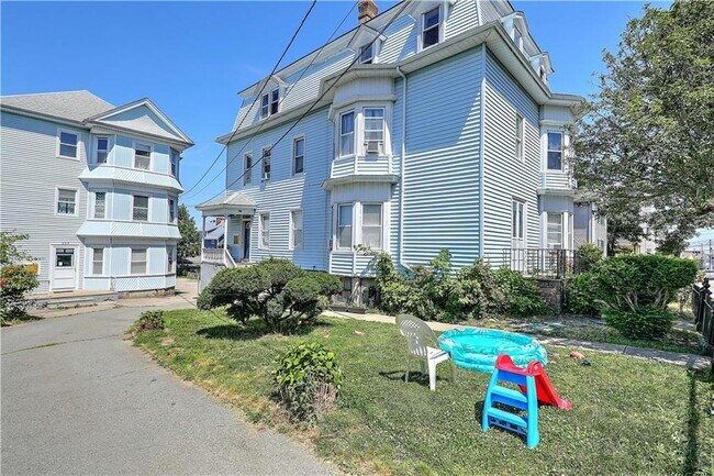 Foto del edificio - 227 Whipple St