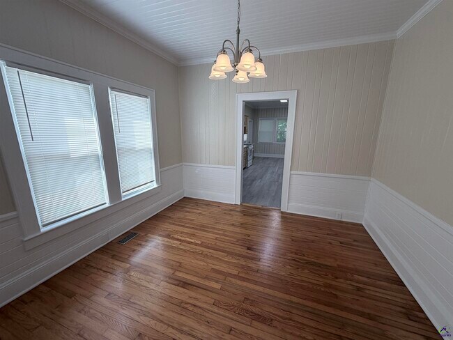 Foto del edificio - 705 Evergreen St