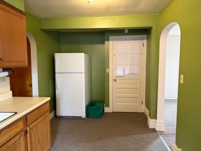 Foto del edificio - 261 E St