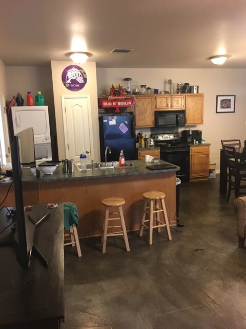 Kitchen - 1312 Harwich Dr