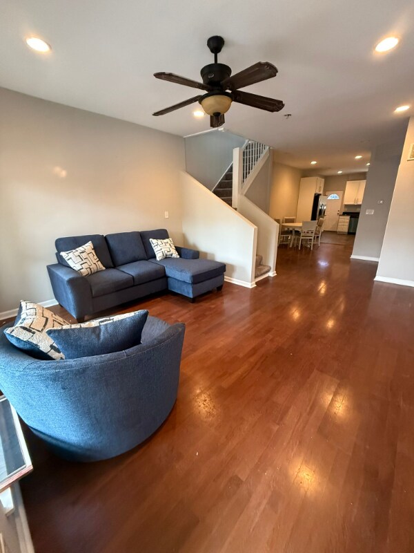 Photo inspiration: Visual Reference: Harwood Apartments For Rent With High Ceilings
