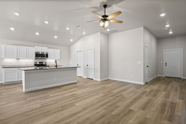 Foto del edificio - Pre-leasing for April! In Bell Farms!