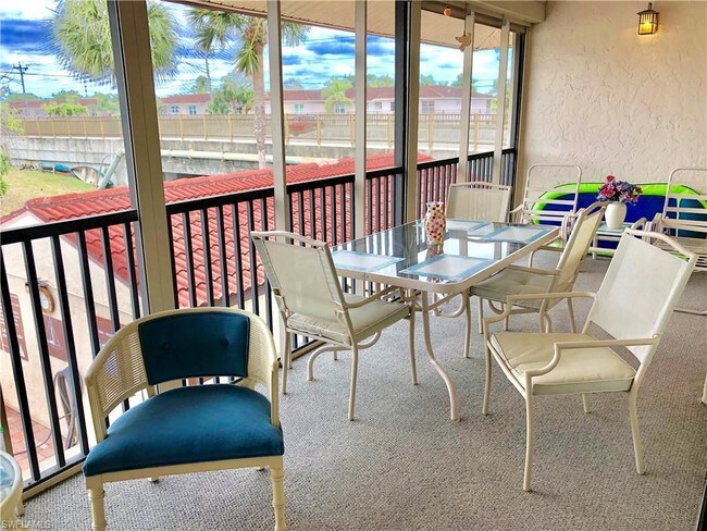 Foto del edificio - 4719 Santa Barbara Blvd