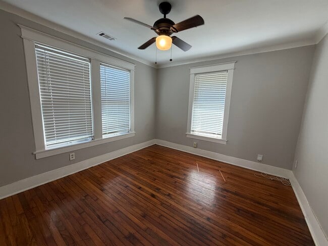 Building Photo - 2078 Walker Ave