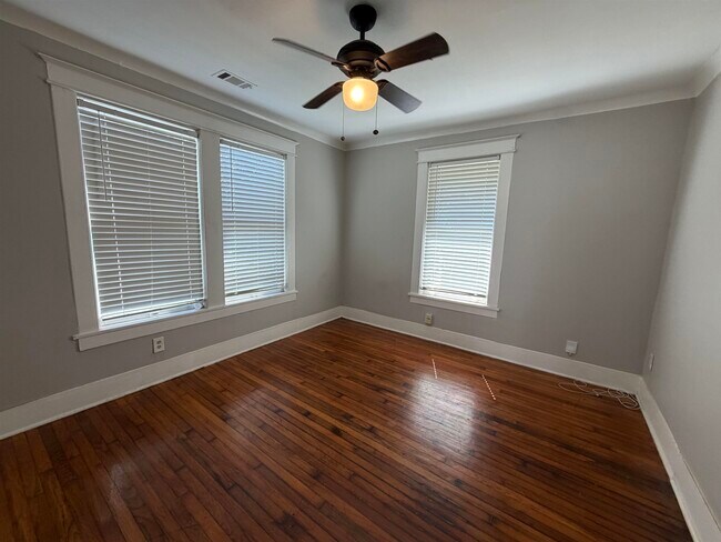 Foto del edificio - 2078 Walker Ave