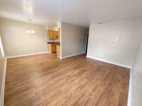 Building Photo - 4025 SW 21st Ln
