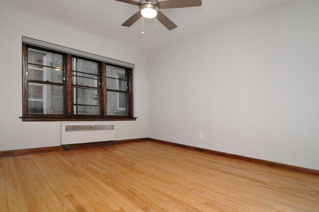 Building Photo - 1 Bedroom Apartment One Block From The Capital