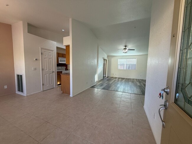 Foto del edificio - 751 Skyview Ln