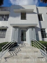 Building Photo - 801 8th St